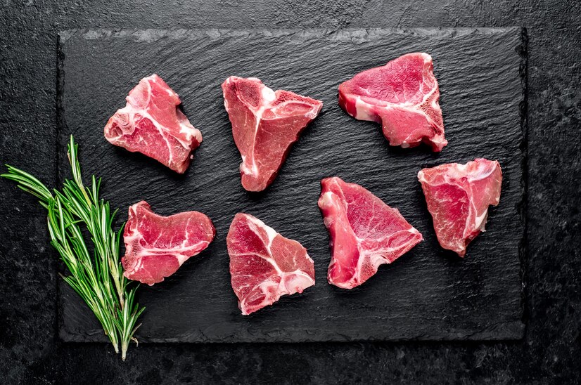 mini-raw-beef-t-bone-steak-stone-table_156140-6467